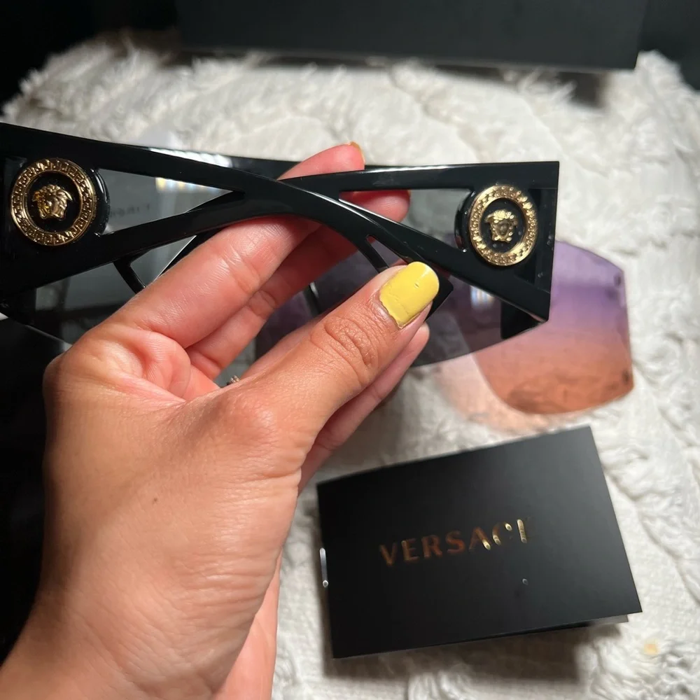 Versace sunglasses - Picture 2 of 8